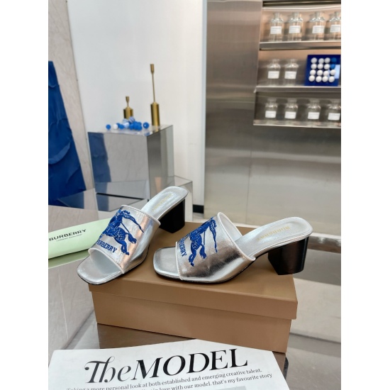 New product launched on April 14, 2024 ☘️☘️ Burberry thick heels, flat bottomed slippers channel goods vulcanized one foot pedal Burberry slippers must be consistent with the counter! The upper is made of Burberry cowhide, with a sheepskin lining and foot