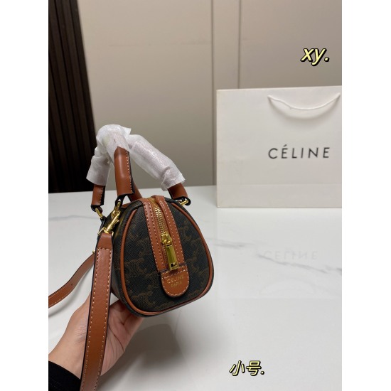 2023.10.30 P160 (box size) size: 1711 (small) CELINE New Presbyopia Mini Boston Pillow Bag Retro Presbyopia ➕ The chain design is simply the finishing touch~: portable,: one shoulder crossbody, large capacity~autumn and winter pairing is really super nice