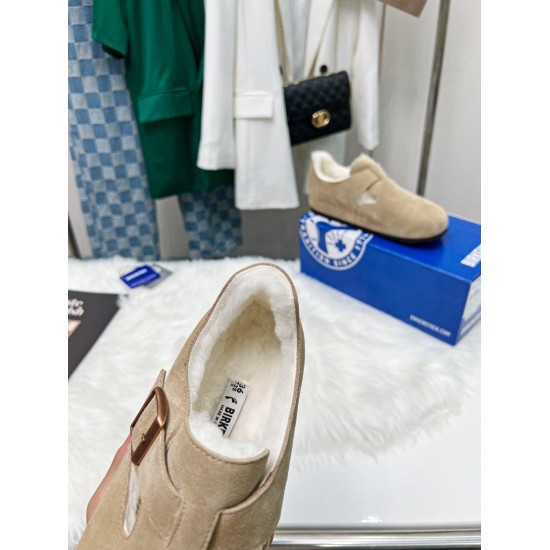 2024.01.05 250 BK Boken Sand Wool Shoes with imported satin cowhide suede upper, lined with Australian wool. Boosting Australian wool with foot pads, soft and comfortable to step on! Ultra light EVA foam outsole ✈️。 Environmentally friendly and recyclable