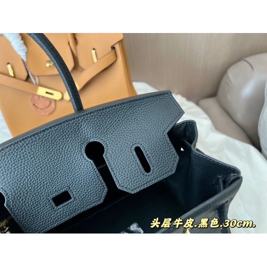 2023.10.29 305 box size: 30 * 25cm ⚠️ The classic status of the top layer cowhide H-family platinum bag (Birkin) cannot be questioned, but what is the charm of Hermes' platinum bag Birkin worth grabbing? Sell it and you'll know!