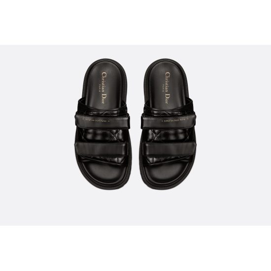 20240407 P240 This Dio (r) evolution sandal is meticulously crafted from black stitched rattan patterned cowhide leather, with a stylish style. Paired with an insole that fits the foot shape, it is made of exceptionally lightweight and comfortable leather