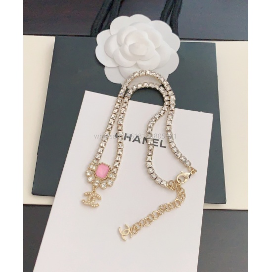 2023.07.23 ch * nel's latest pink crystal necklace is made of consistent Z brass material