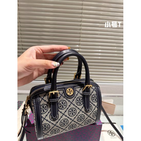 2023.11.17 Folding Gift Box P210 Small Tory Burch Pillow Bag - The latest design of the counter pillow bag, original single mold opening, customized original single hardware, imported fabric, super good texture, and more wear-resistant! Liangze Hardware C