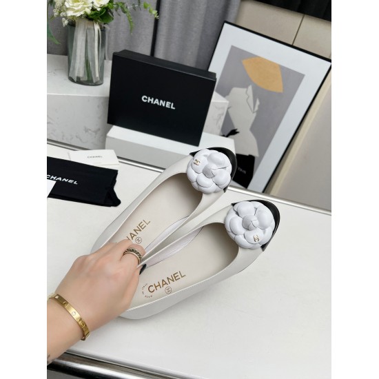 twenty million two hundred and forty thousand three hundred and twenty-six P290Ch@nel The 24c early spring new Camellia Mary Jane single shoe series counter is simply a frenzy, with popular photo shoots on various social media platforms. This issue's runw