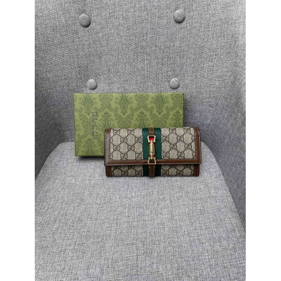 2023.07.06 this piece is a stunning selection from the GUCCI parade, featuring colorful geometric colors, bullet head hardware push in lock hardware, beige and ebony GG prime canvas eco-friendly materials, and brown leather piping. Size: 19 * 10 *