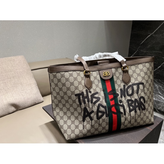 2023.10.03 p175 ⚠ The size 48.27 Gucci Totopohidia co branded original shopping bag can also be so cool! At a glance, I couldn't move my gaze away!