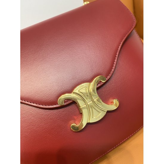 20240315 p1000 [CL Home] New Product BESACE TRIOMPHE Cowhide Chain ⛓️ Bag, outer cowhide leather, inner sheepskin leather lining, metal TRIOPHE logo opening and closing, chain ⛓️ 12 inches (30 centimeters) long! Model: CL199273, size: 24.5 * 17 * 4cm.