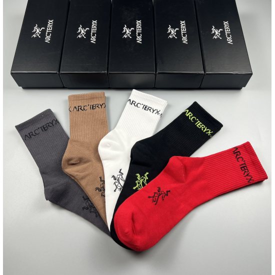 2024.01.22 ARCTERYX (Archaeopteryx) is a new and popular product for autumn and winter 2022, with pure cotton quality, comfortable to wear, and strong breathability. It comes in a box of 5 pairs