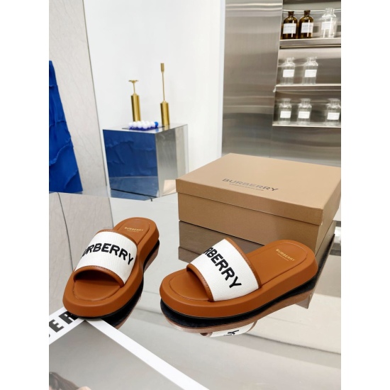 20240414 P180 Burberry's 2022 best-selling classic embroidered plaid slippers will be shipped, with original board replication and exclusive molded outsole, ✅ Fabric: Cotton and linen ✅ Rib: sheepskin lining ✅ Bottom: Rubber Ten PU ✅