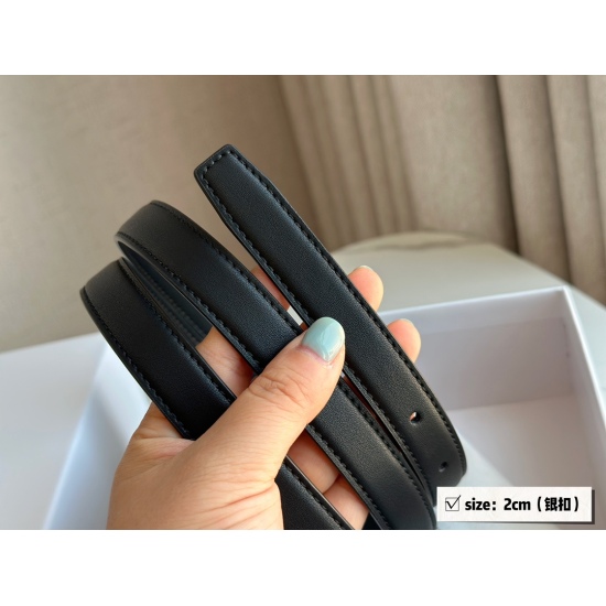 2023.09.03 135 box with paper bag size width: 2cm 3cmysl Saint Laurent This belt you must get!!! Moderate width, more suitable for daily use! Leather material cowhide, with a smooth surface and engraved characters inside!
