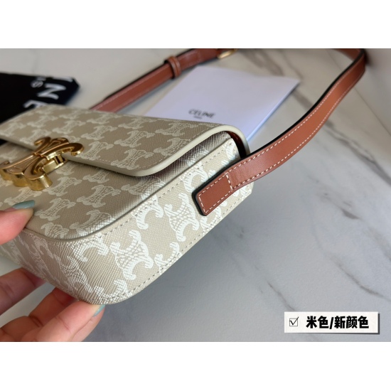 March 30, 2023 215 box size: 20 * 11cm Celine single shoulder tee en Triumphal Arch ⚠️ Upgraded version re shipping retro sexy versatile bag not to be missed!! ⚠️ Cowhide leather