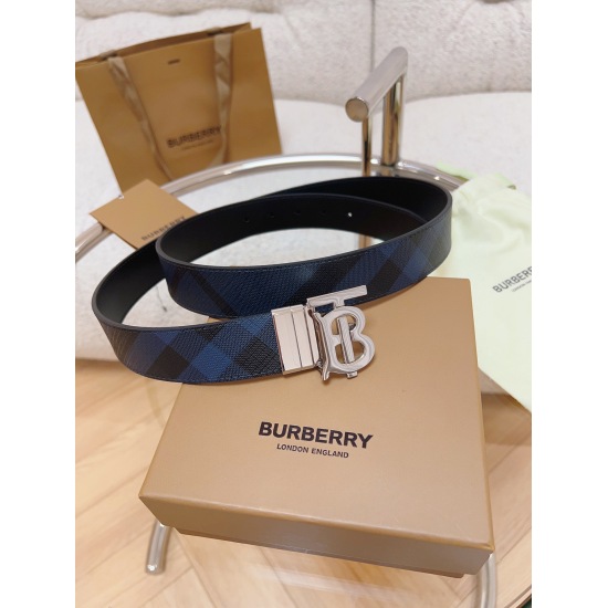 The Burberry counter features an Italian made belt with dual sided synchronization. The belt is made of leather and an exclusive logo printed on eco-friendly canvas. The belt is equipped with an exquisite and exclusive logo design. The buckle width is 3.5
