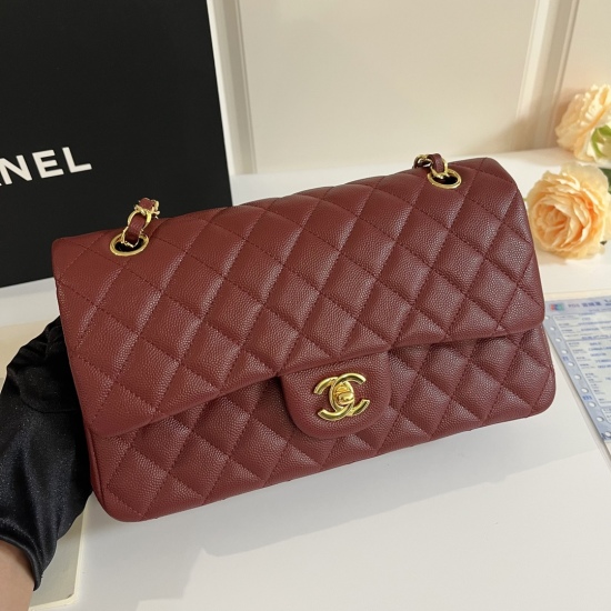 780 CF25cm is very feminine with elegant temperament Ch@nel CF's sexy charm, classic versatility, claimed to be the champion of historical sales, is an indispensable item in the wardrobe of fairies. The French original Gaiera channel is a first-class fine