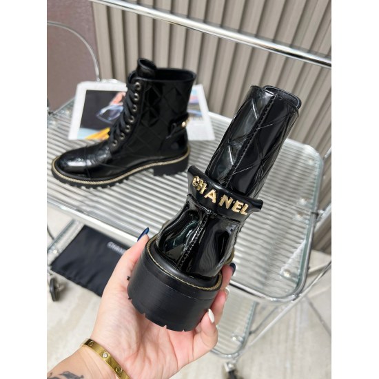 2023.11.05 P3102073Ch@nel Top quality version! Original purchase, original molding of shoe upper hardware. Carefully crafted! CHANEL's new boots use crack pressing technology to create crocodile skin textures from different leather materials. With the par