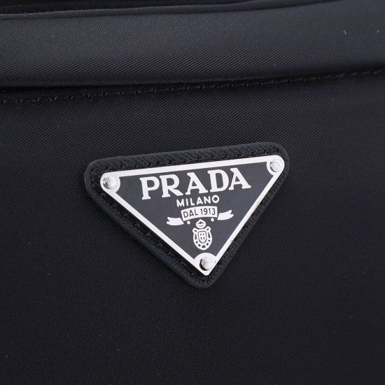 P550 on March 12, 2024. Hot selling items ✨  Pr * da Classic Original 2VZ025 0384-1 Triangle Enamel Nameplate Logo Imported Original Factory Parachute Fabric Using Imported Equipment ✈️+ All lines have clear ZP synchronous original hardware accessories, t