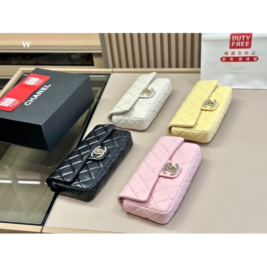 On October 13, 2023, 195 comes with a foldable box Size: 25.14cm Chanel Pearl Bag Summer Little Cute Sheepskin Quality! Very advanced!