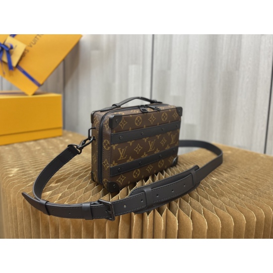 20231126 Internal Price P600 Top Original Order [Exclusive Background] Model Number: M45935 Presbyopia. This Handle Soft Trunk handbag is made from Louis Vuitton's iconic Monogram Macassar canvas, combined with rivet edges and leather reinforcement straps