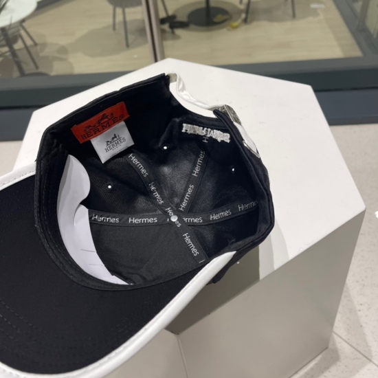 On July 22, 2023.07, the new HERMS (Hermès) latest original Baseball cap, color contrast H, genuine mold opening customization, original breathable canvas fabric+original refined steel adjustment button, meticulous workmanship, fashionable and handsome qu