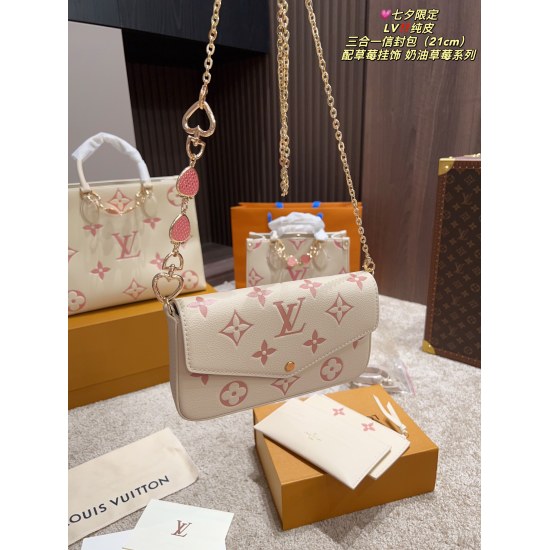 2023.10.1 Qixi limited pure leather P205 folding box ⚠️ Size 21.13LV Three in One Envelope Package with Strawberry Pendant Cream Strawberry Series is a sweet strawberry ice cream color, the actual product is really beautiful, close your eyes and rush!! Pi