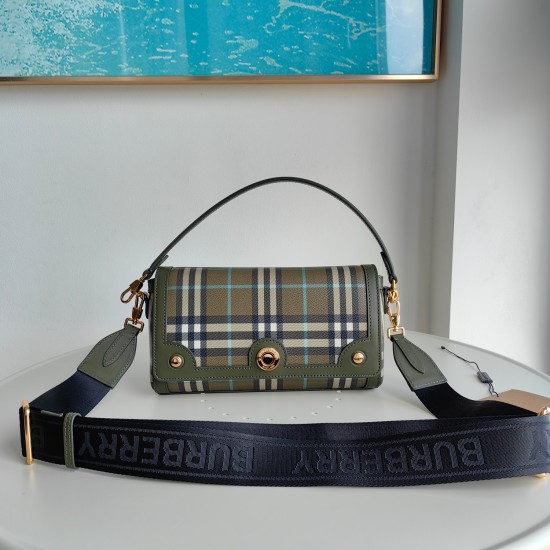 2024.03.09p650 Burberry's new retro plaid small bag is really amazing ⭐ The design inspiration for the different combinations of the handle and wide shoulder strap comes from the brand's archive, decorated with Burberry plaid patterns, and paired with but