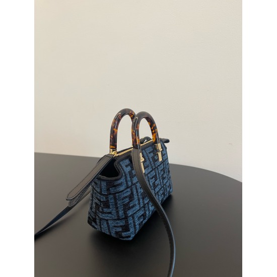 On March 7, 2024, the original 700 special grade 800FEND1 brand new Mini ByThe Way mini handbag features a pure and minimalist ByTheWav silhouette combined with tortoiseshell handles, featuring personalized elements and a charming mini style that presents