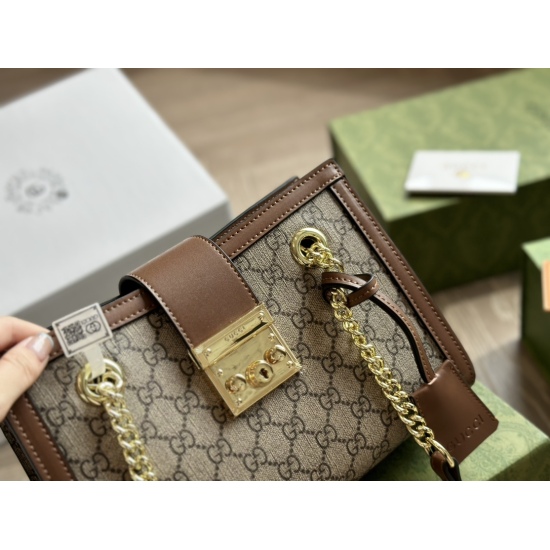 2023.10.03 Original Cowhide P205 | Original Cowhide with Latest Green Embossed Gift Box Gift Bag | GUCCI Padlock with Gift Box Gucci Padlock New Chain Shoulder Bag, Available in Stock! Classic Gucci double G letter printed high-quality synthetic leather f