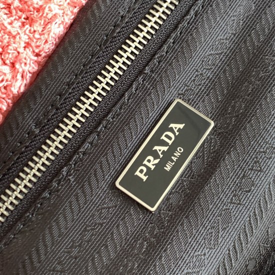 2024.03.12 P630 'Pink' Prada ͎.͎  A new plush shopping bag that cannot be rejected! The soft and sticky fur texture is super comfortable and looks warm. It can hold cute and concave shapes, which is fashionable and popular on the internet. Girls who like 