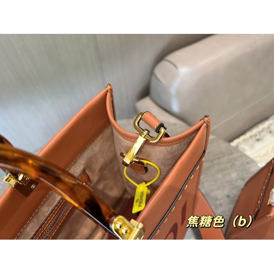 2023.10.26 215 115size: 35 * 30cm (large) 13 * 18.5cm (small) F Home Fendi peekabo Shopping Bag: Classic tote design! But the biggest feature of this one is: portable: crossbody!