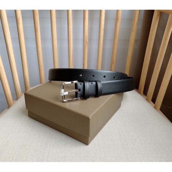 2024/03/06 p190 New Burberry Burberry counter synchronized with the launch of a new Italian refined belt made of decorative leather with bright lines. The buckle is adorned with the brand's exclusive logo. Width: 3.0cm. The best match for a refined and el
