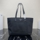 2024.03.12 P560 [Top of the line Original] New Tote Bag 1BG052 This traditional Tote bag comes with a spacious front pocket and Saffiano leather handle. The unique triangular logo decoration showcases the brand's style. Nylon material was introduced by Pr