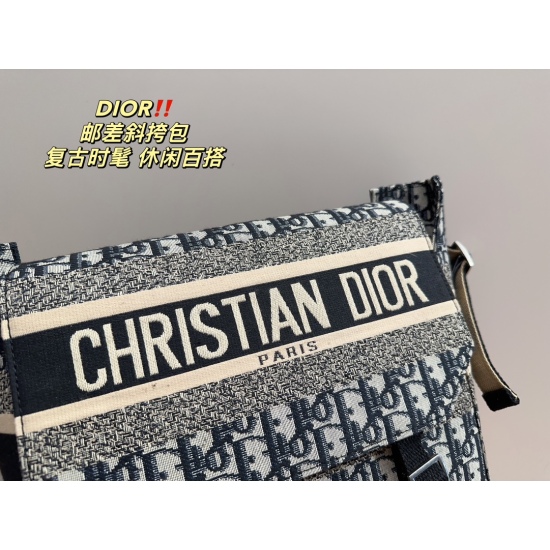 2023.10.07 P210 ⚠️ The size 28.26 Dior messenger crossbody bag is an ideal choice for daily casual wear~practical and versatile, with a small body and large space that is perfect for carrying personal items~The fabric is wear-resistant and scratch resista