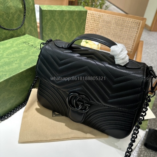 2023.08.14 p Folding Gift Box Packaging Gucci Marmont 2023So Black Button Marmont Bag is both A and Sa, leading the fashion trend this year, making it a popular model for several years. The quality has been constantly upgrading, with dense hardware and a 