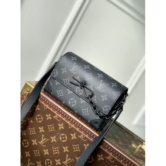 20231126 P500 Top Original Order ✨ All Steel Hardware: This Steamer mini handbag is made of Monogram Eclipse canvas and draws chain and needle elements from the Louis Vuitton Steamer hard case. Suitable size to accommodate travel needs, paired with a zipp