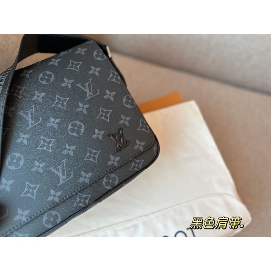 2023.10.1 240 box size: 25 * 20cmL Home Black Flower Men's Bag New Product! Top quality messenger bag new men's version! Search Lv Men's Bag