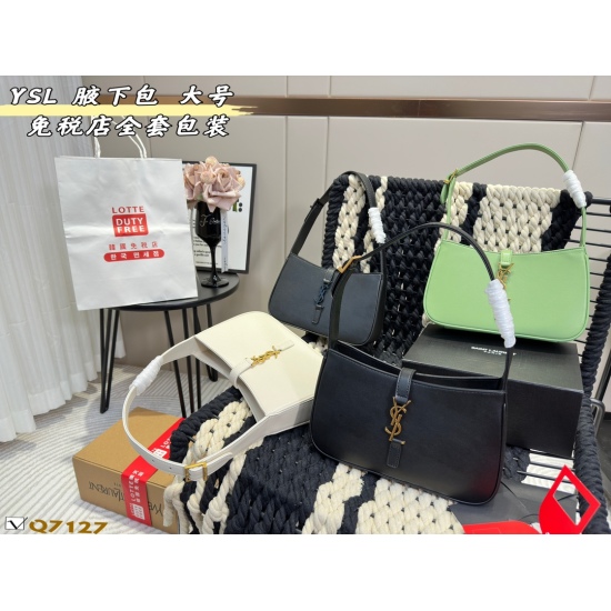 2023.11.06 200 (large) Recommended Yangshulin YSL underarm bag, which is very suitable for autumn and winter. I have seen Celine Gucci Prada a lot Yang Shulin's bag is very novel, with a vintage crocodile pattern embossed and quite durable. Its capacity i
