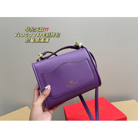 2023.11.10 P190 folding box ⚠️ Size 18.12 Valentino VLOGO TYPE crossbody bag meets all daily needs, making travel very convenient and fashionable