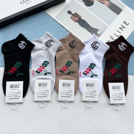 2024.01.22 Delivery Packaging [One Box of Five Pairs] Spring Edition Newly Released ✅✨ Gucci counter new men's and women's boat socks short socks ❗ The counter is synchronously updated, super soft and comfortable. The popular GG series of small items in t