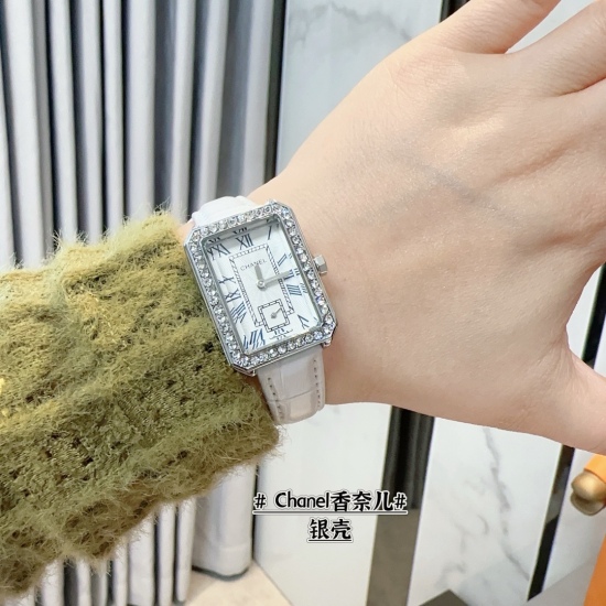 20240408, 2024: The new watch case with diamond belt 155 will be launched# Two and a half, two and a half dial collection # Chanel CHANEL Chanel BOYFRIEND TWEED twill soft cloth steel strip with metal interior and special design! I can't do without a boyf