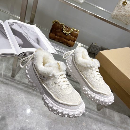 2024.01.05 Factory 270 ₂ ₀₂ Retro tire dad shoes ▸ Retro distressed upper patchwork with Teddy fur upper ▸ Elevated and lightweight tire sole is a feature! The overall line is very smooth! Col: Black, beige, white black Size: 35-40