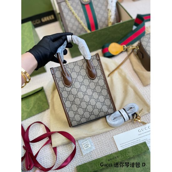 On October 3, 2023, the gucci score pack P210 has always been an important stroke in fashion history. After time, it has become increasingly charming, attracting countless girls, and continuing the retro style. And the Gucci Horse Titles Buckle 1955 Shoul