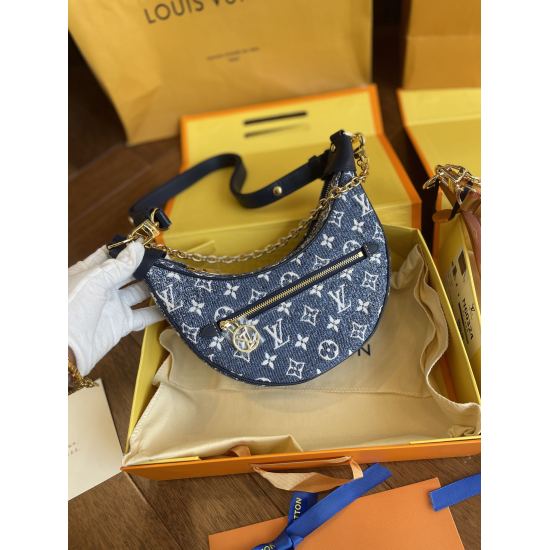 2023.10.1 p250Lv Denim Pea Bun | Popular 2022 Pea Bun ● Fashionable and easy to carry. Before the 2022LV was released, people had already fantasized about the popular denim series. This LV exclusive Denim Pea Bun is really adorable. The entire crescent sh