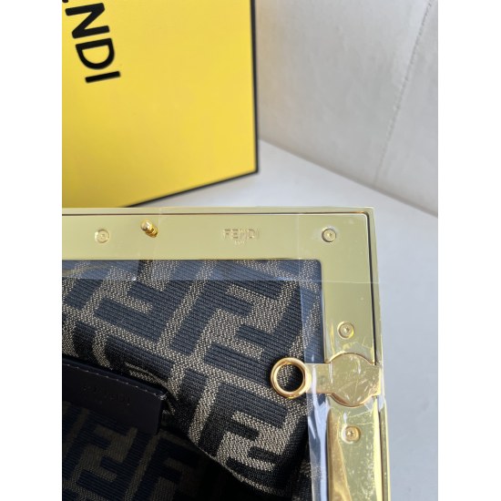 Batch 970fendi on March 7th, 2024 ❤️ The first series features the letter F as the design highlight, with fine sheepskin weaving and a slanted frame contour. The appearance design is also unique and innovative, with an asymmetric bag shape that is fashion