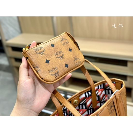 2023.09.03 185 size: 22.21cm original hardware with cowhide, I really think it looks good!! Simple MCM shopping bag:! They are all incredibly beautiful!