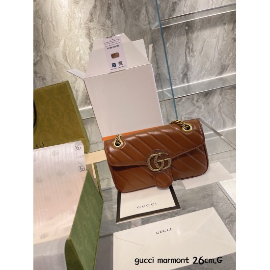 On March 3, 2023, the full set packaging of the P220 large GG marmont is definitely Gucci's most beautiful!! The new caramel color is real! Double G buttons paired with wave quilted stitching are simple and atmospheric, with the original leather lining an