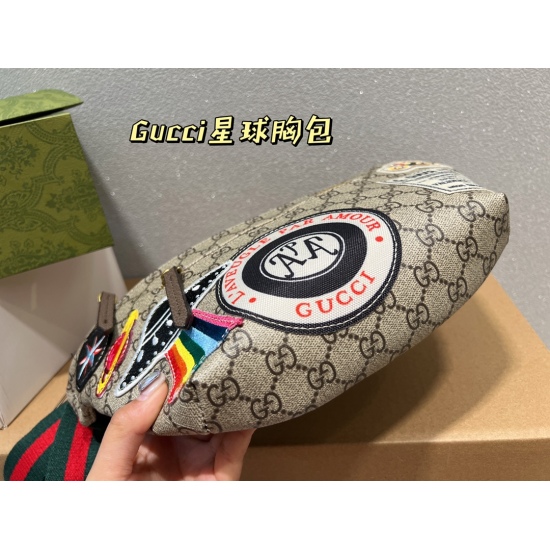 2023.10.03 p175 folding box ⚠️ Size 35.20 Gucci Badge Chest Bag is a trendy Frisbee Waistpack that both men and women can love embroidered patterns. Advanced