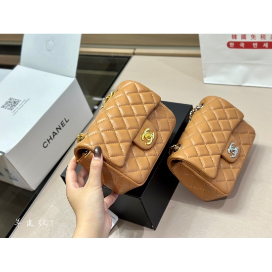 On October 13, 2023, 210 comes with a foldable box and an airplane box size of 17.13cm. Chanel's classic square fat man is the best and most worthy square fat man of the season. He must have a must-have style