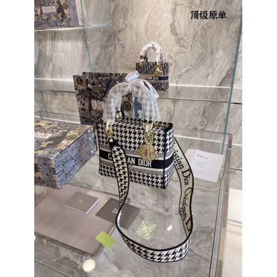 On October 7, 2023, p360Dior/Dior Medium Embroidered Thousand Bird Checker Pattern LadyD-Lite Princess DIOR LADY D-LITE handbag features elegant, classic rattan pattern, circular handle, and 