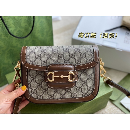 2023.10.03 215 High Order Edition (Gift Box) Size 20 * 14cm Full Set Customized Packaging ‼   Saddle bag, the mini size you are longing for has finally been arranged in a size that is huge and cute, and paired with two shoulder straps. You can switch betw