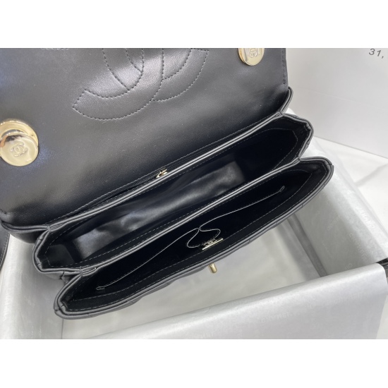 P800 92236 Sandwich Noble Wife Bag Chane1 trendy Overseas Original Imported Sheepskin with multiple compartments! Top of the line production, perfect handmade upper body effect, super beautiful. It can be carried by hand, shoulder, back, or slanted back, 
