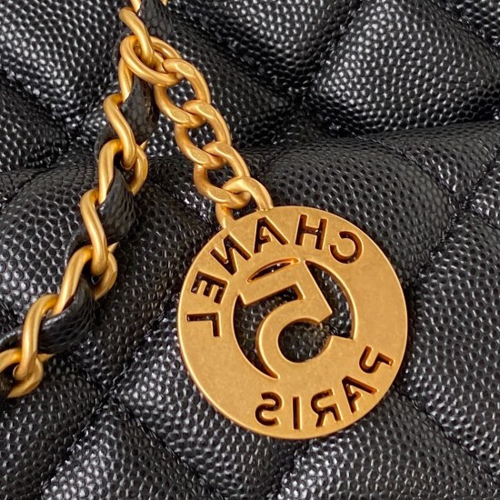 P1080 ✅ Chane123P model: AS3690 ball patterned hobo stable single shoulder bag. The ceiling of the bag has the highest attention, and the small pocket and small gold coin pendant on the chain reflect caution. It is retro and fashionable, and the shoulder 